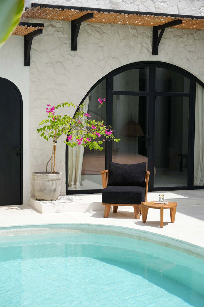 The Malawi One Seater - Natural Black